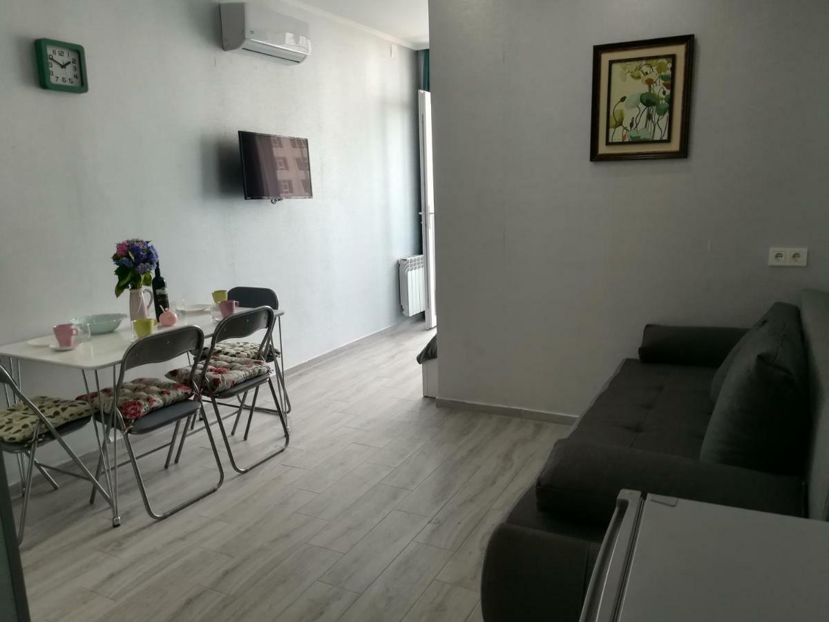 Apartament In Real Pealce In Batumi Exterior photo