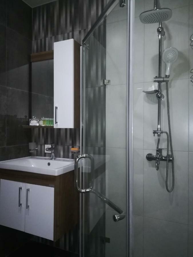 Apartament In Real Pealce In Batumi Exterior photo